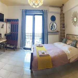 https://reina-studio.rethymnohotels.net